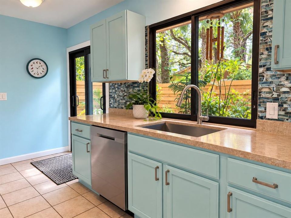 For Sale: $424,900 (3 beds, 2 baths, 1433 Square Feet)