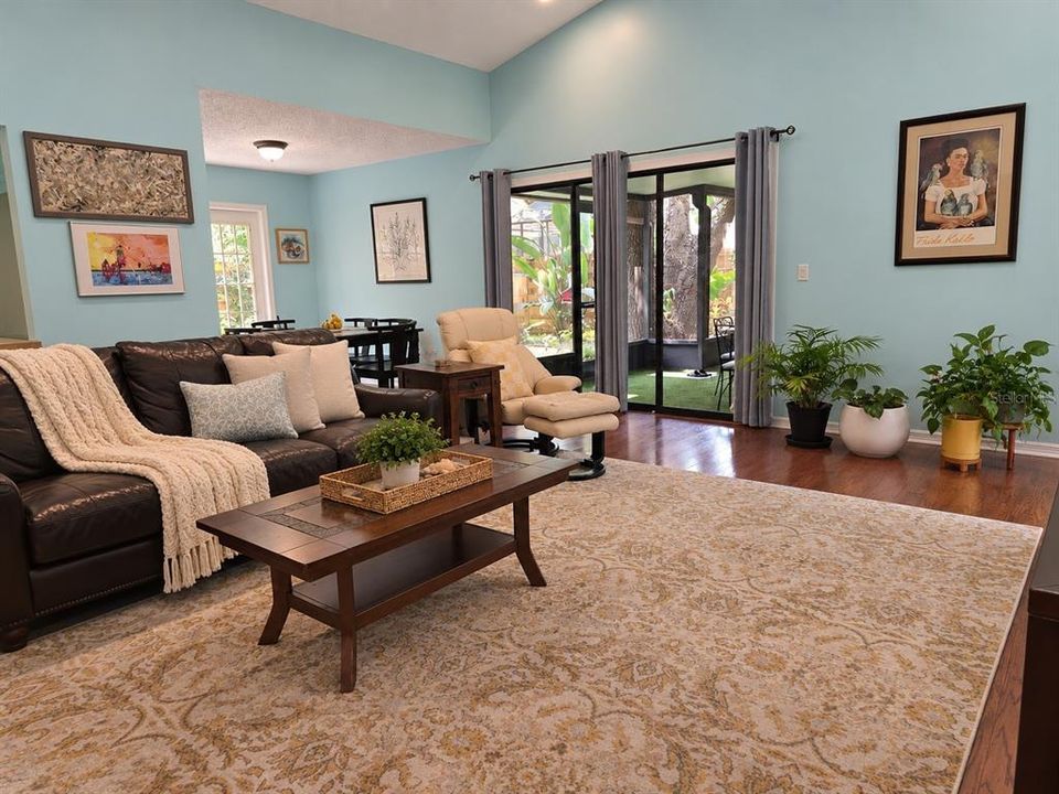 For Sale: $424,900 (3 beds, 2 baths, 1433 Square Feet)