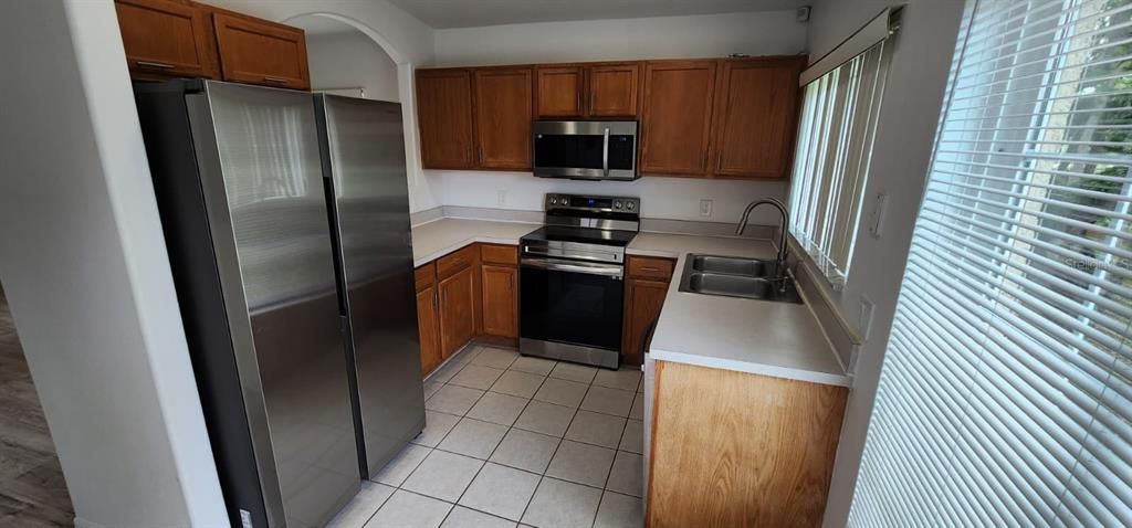 For Rent: $1,750 (3 beds, 2 baths, 1136 Square Feet)