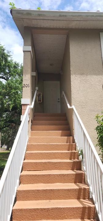 For Rent: $1,750 (3 beds, 2 baths, 1136 Square Feet)