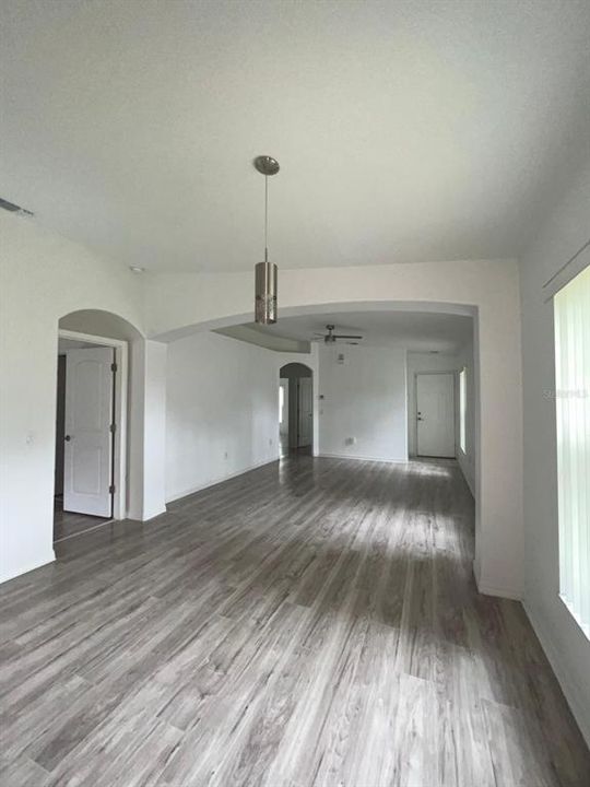 For Rent: $1,750 (3 beds, 2 baths, 1136 Square Feet)
