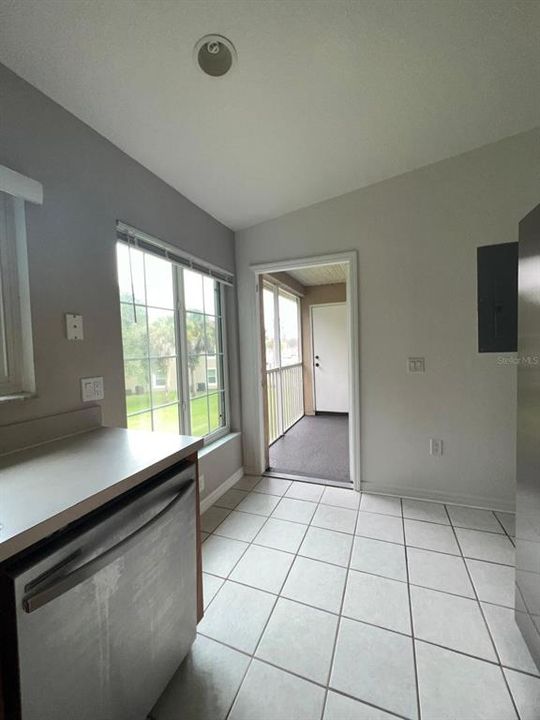 For Rent: $1,750 (3 beds, 2 baths, 1136 Square Feet)