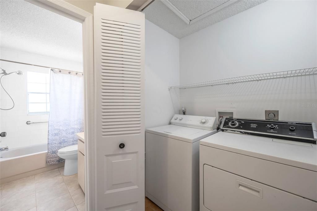 На продажу: $169,000 (2 спален, 2 ванн, 1024 Квадратных фут)