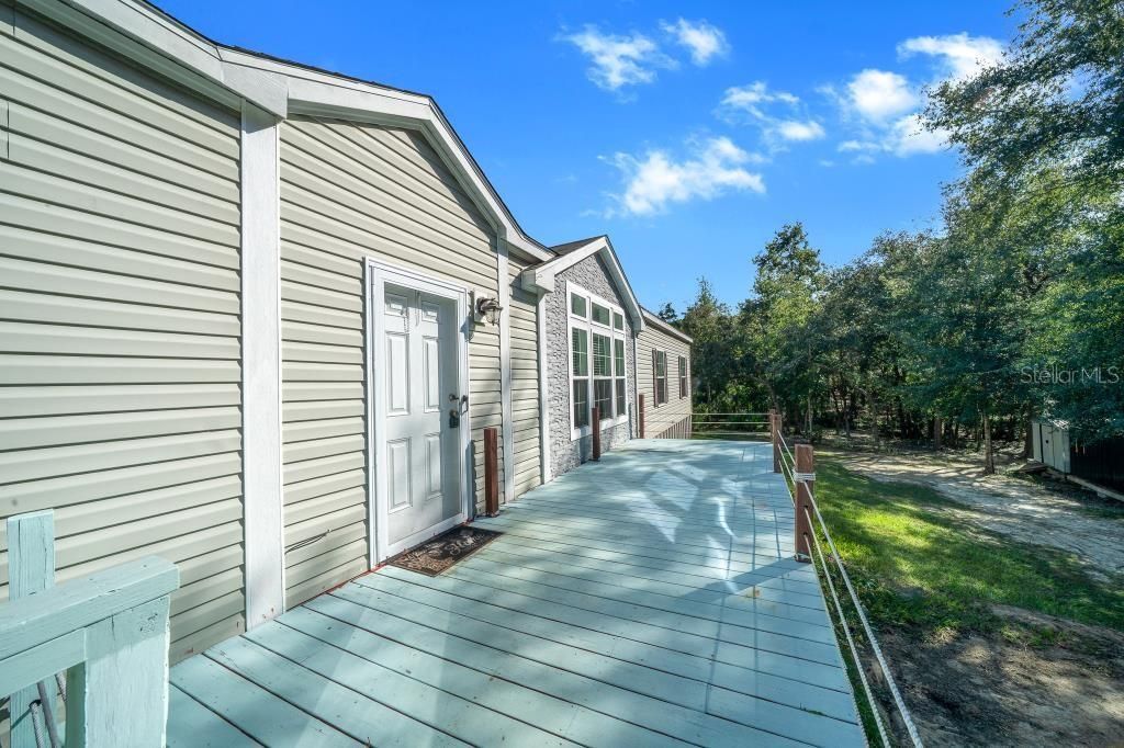 For Sale: $289,900 (3 beds, 2 baths, 1953 Square Feet)