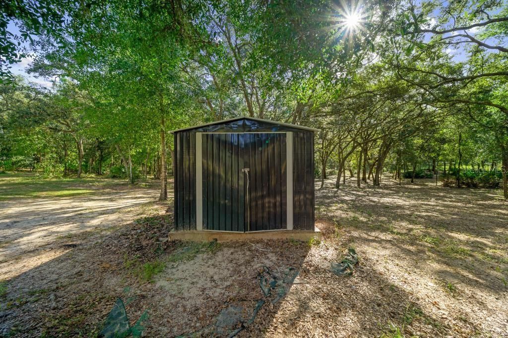 For Sale: $289,900 (3 beds, 2 baths, 1953 Square Feet)