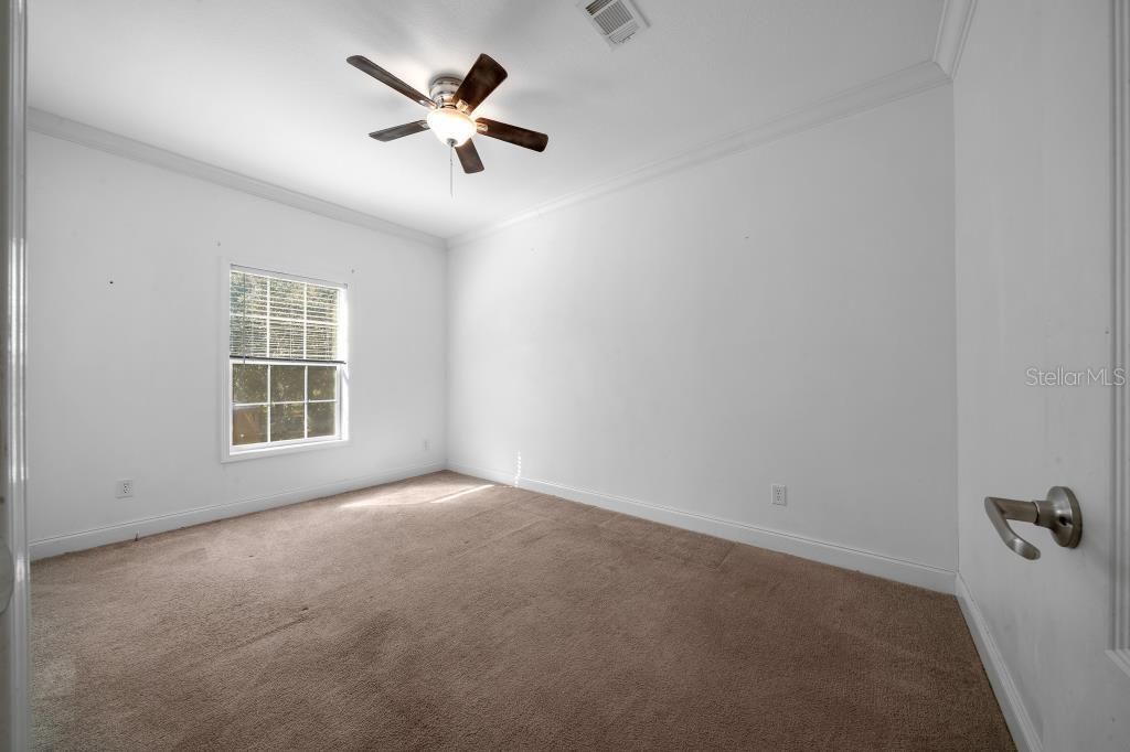 For Sale: $289,900 (3 beds, 2 baths, 1953 Square Feet)