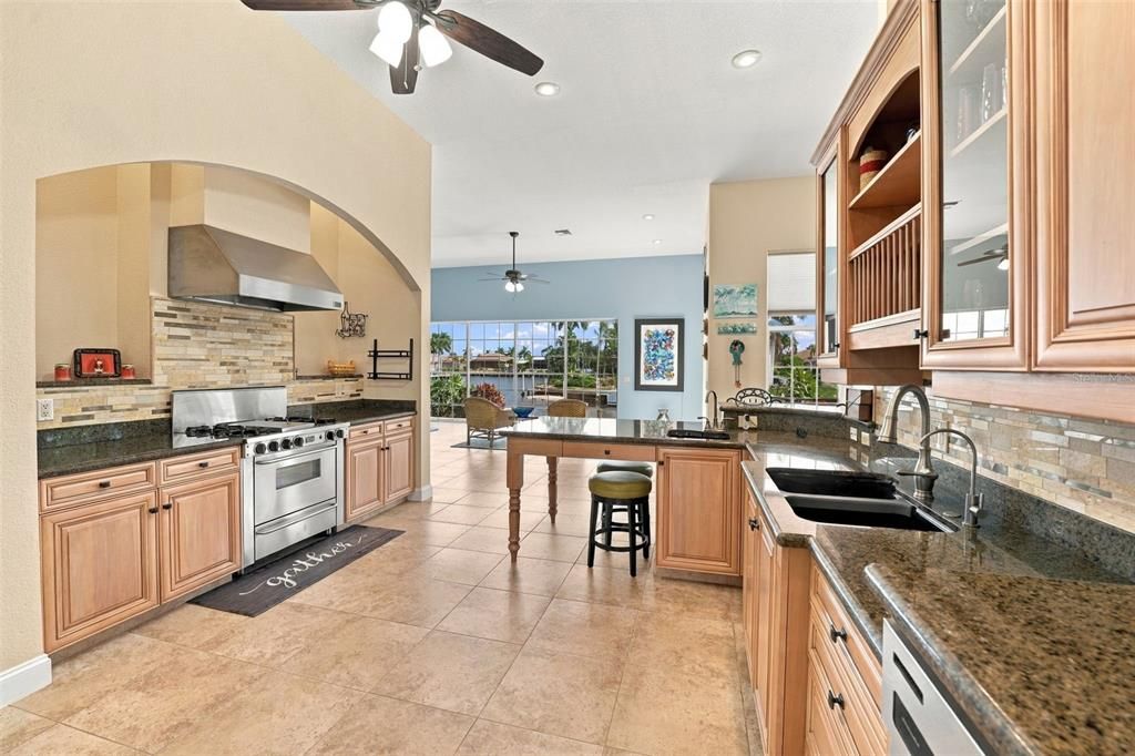 En Venta: $979,900 (3 camas, 2 baños, 2763 Pies cuadrados)