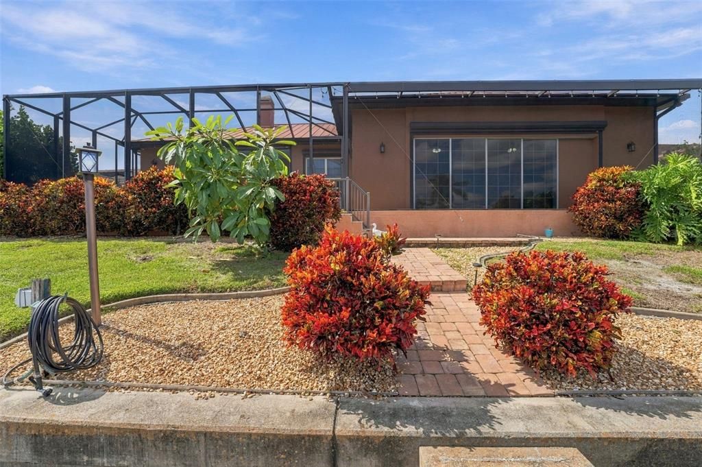 En Venta: $979,900 (3 camas, 2 baños, 2763 Pies cuadrados)