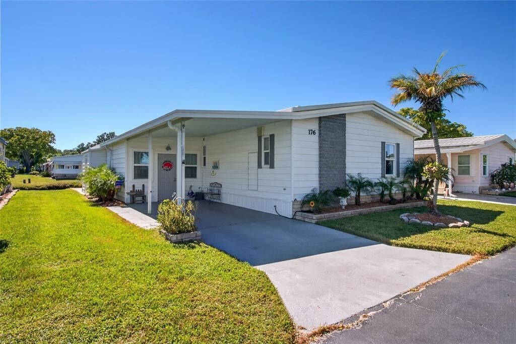 For Sale: $225,000 (2 beds, 2 baths, 1603 Square Feet)