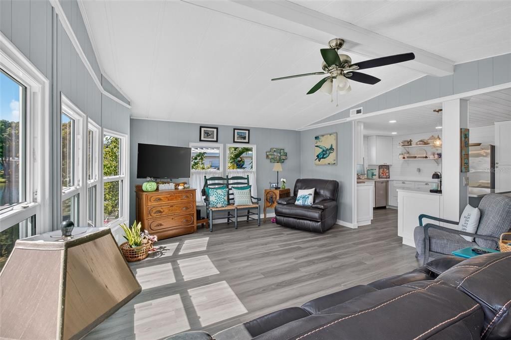For Sale: $225,000 (2 beds, 2 baths, 1603 Square Feet)
