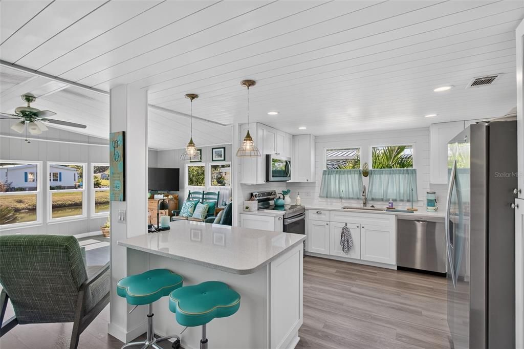 For Sale: $225,000 (2 beds, 2 baths, 1603 Square Feet)