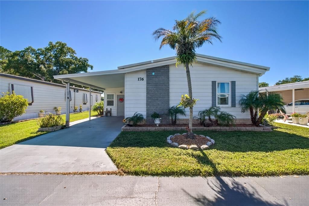 For Sale: $225,000 (2 beds, 2 baths, 1603 Square Feet)