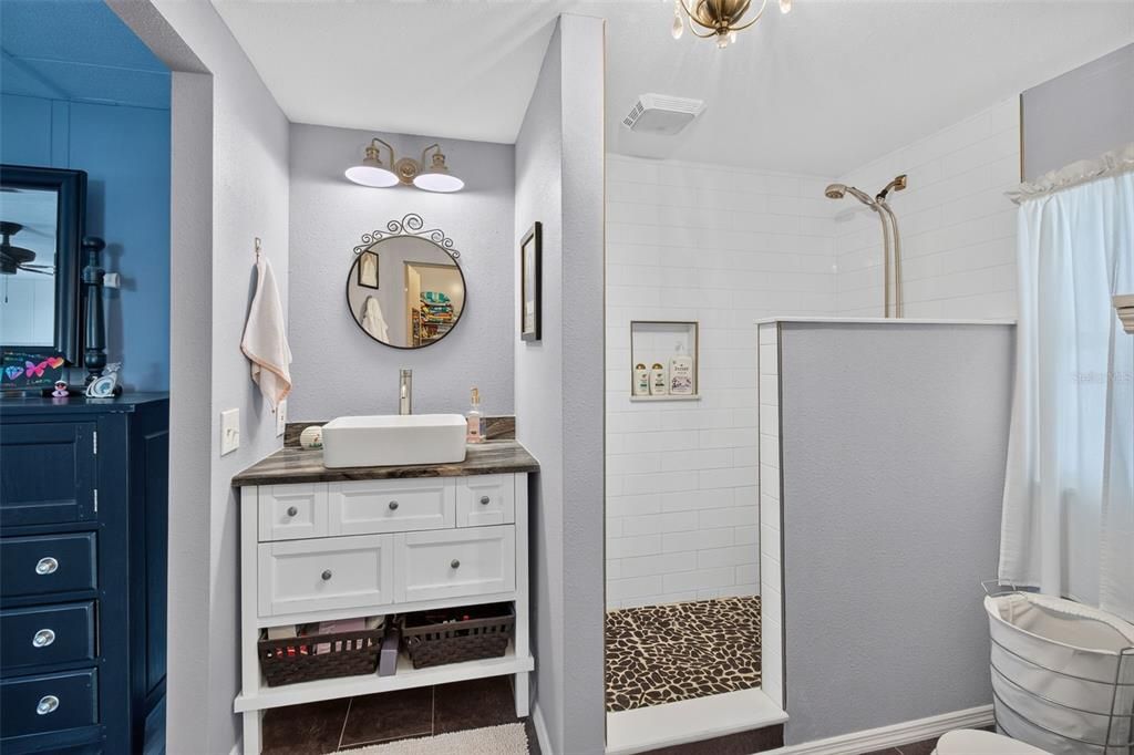 For Sale: $225,000 (2 beds, 2 baths, 1603 Square Feet)