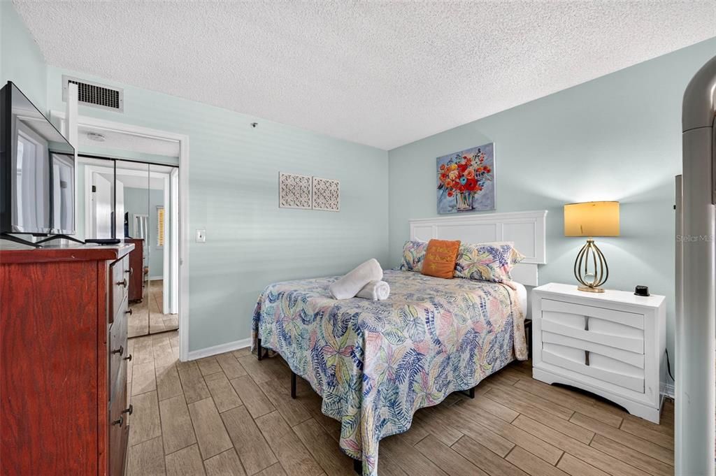 For Sale: $700,000 (2 beds, 2 baths, 1400 Square Feet)