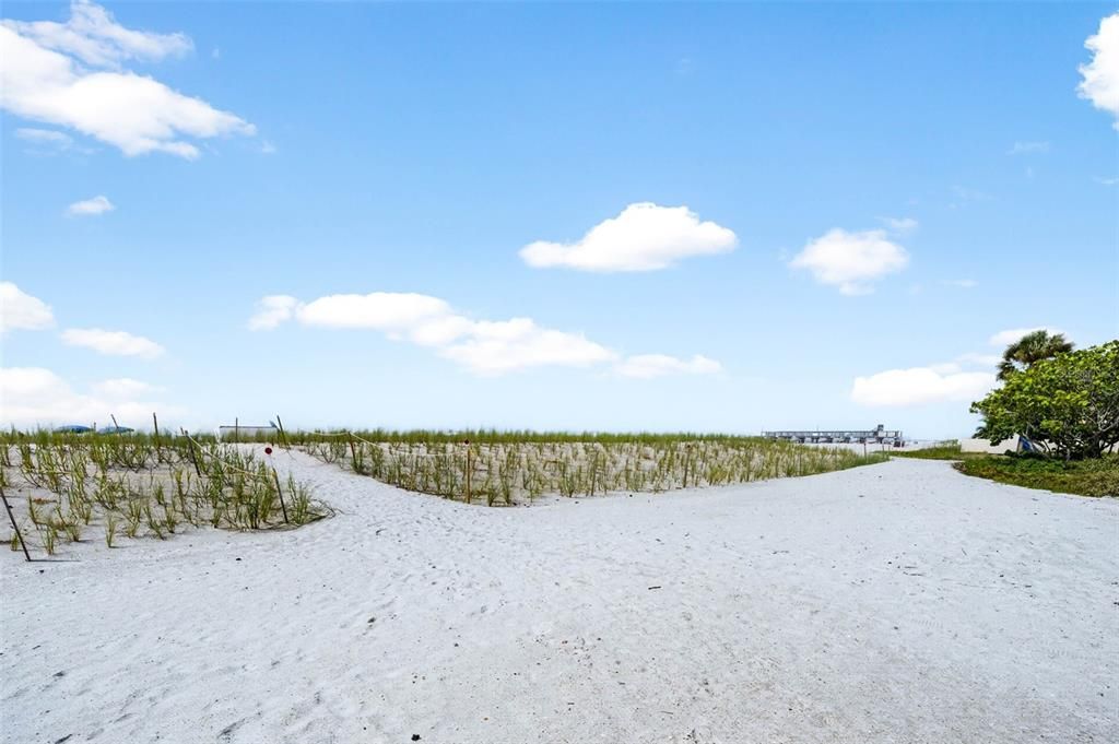 For Sale: $700,000 (2 beds, 2 baths, 1400 Square Feet)