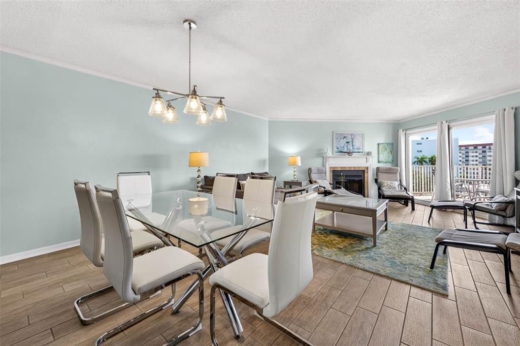 For Sale: $700,000 (2 beds, 2 baths, 1400 Square Feet)