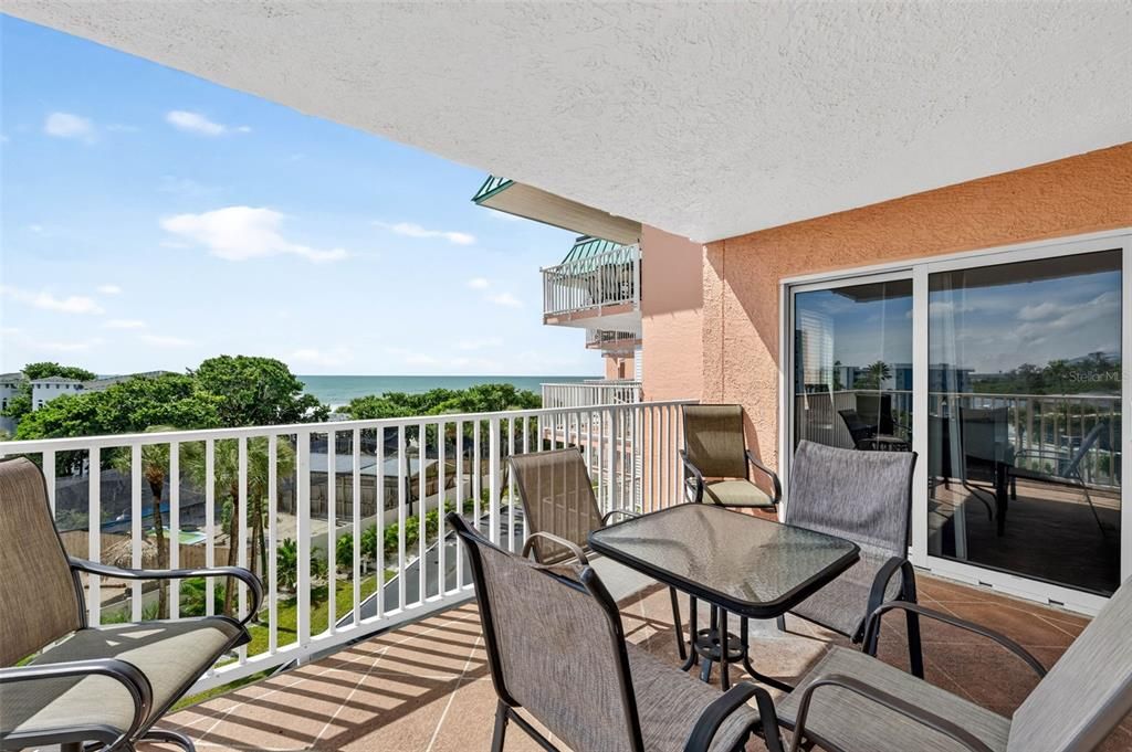 For Sale: $700,000 (2 beds, 2 baths, 1400 Square Feet)