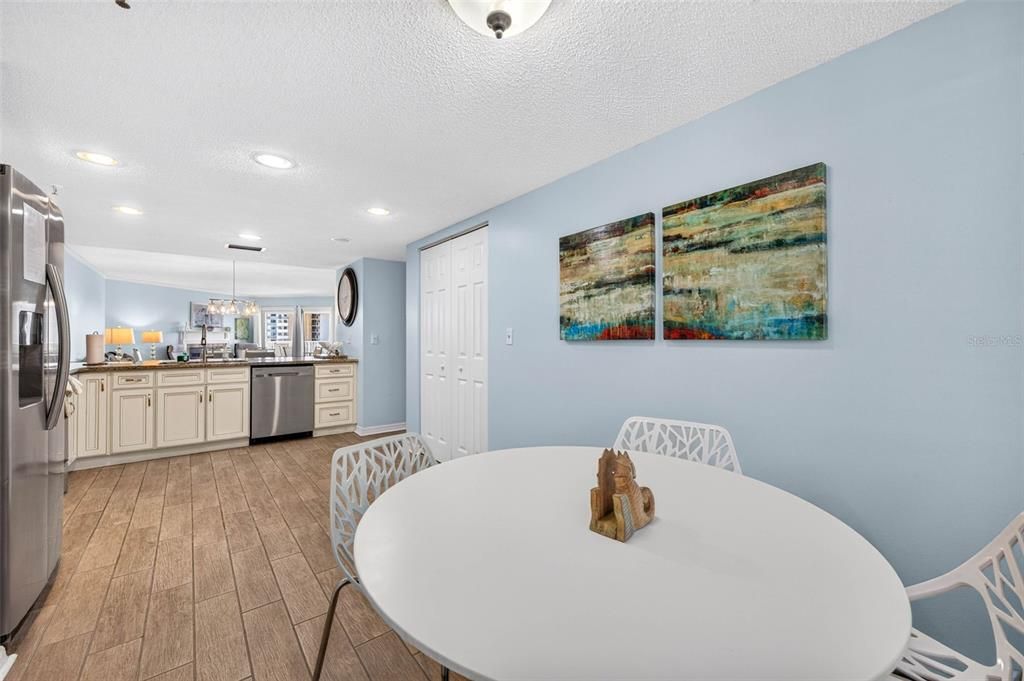For Sale: $700,000 (2 beds, 2 baths, 1400 Square Feet)