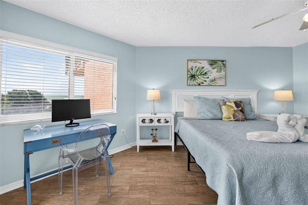 For Sale: $700,000 (2 beds, 2 baths, 1400 Square Feet)