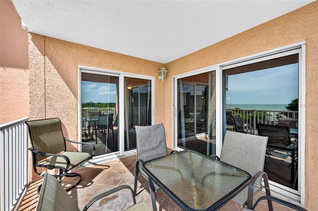 For Sale: $700,000 (2 beds, 2 baths, 1400 Square Feet)