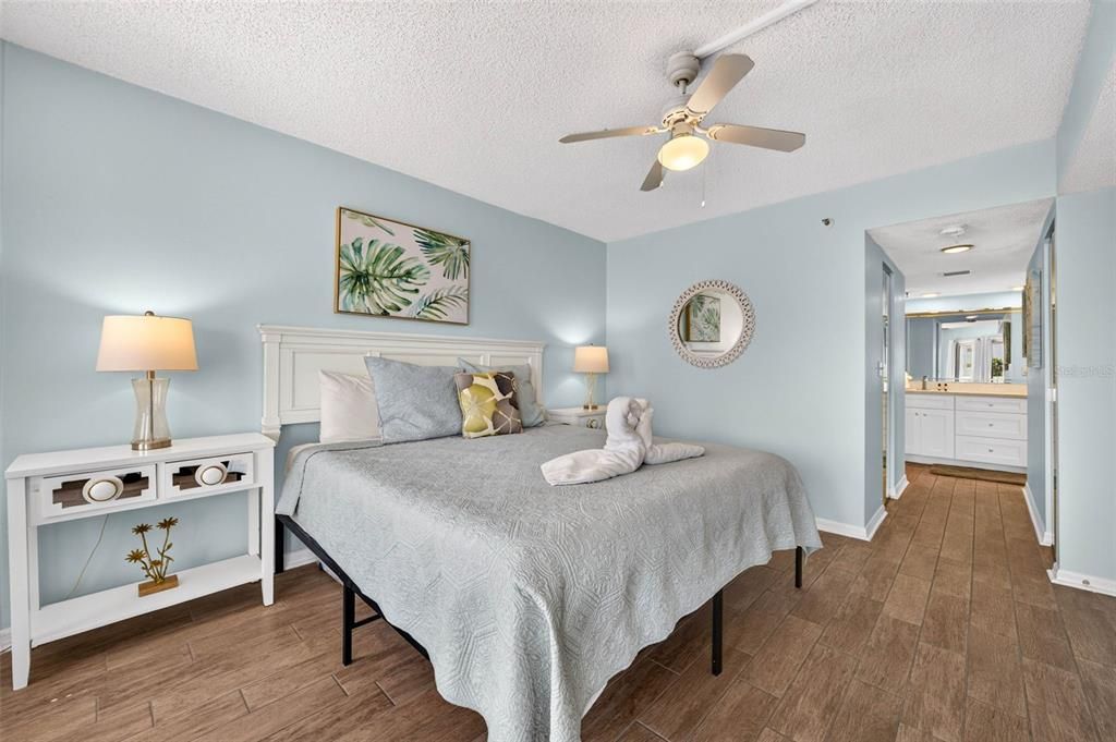 For Sale: $700,000 (2 beds, 2 baths, 1400 Square Feet)