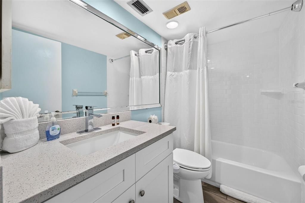 For Sale: $700,000 (2 beds, 2 baths, 1400 Square Feet)