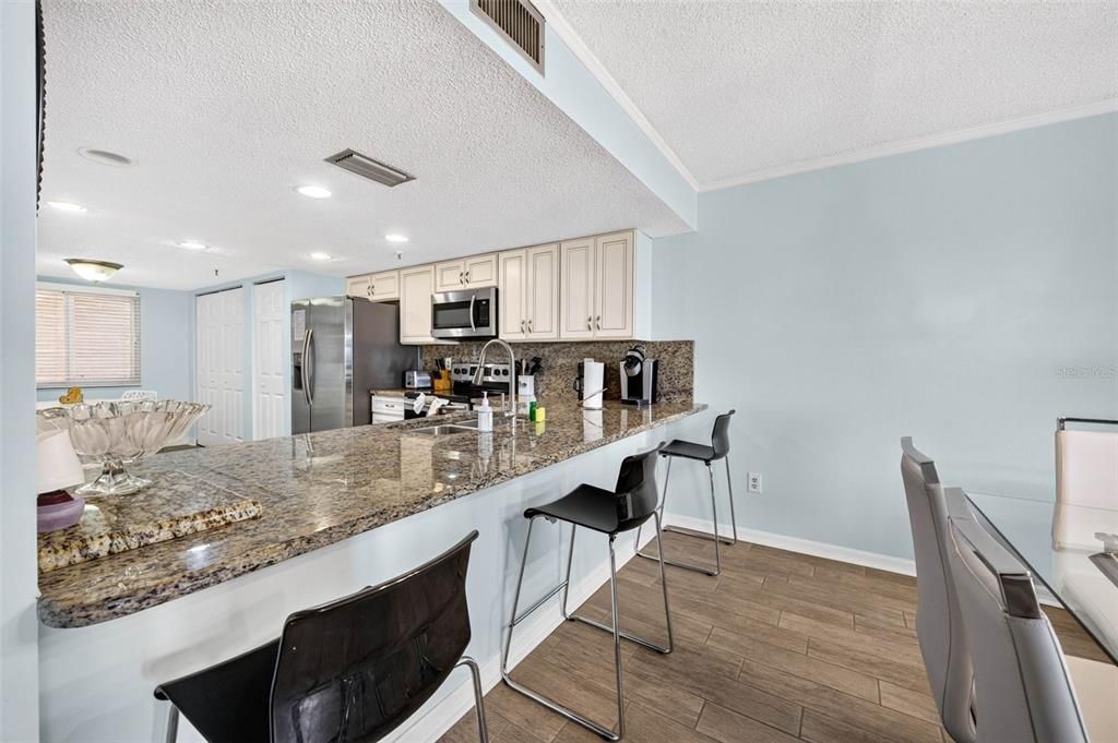 For Sale: $700,000 (2 beds, 2 baths, 1400 Square Feet)