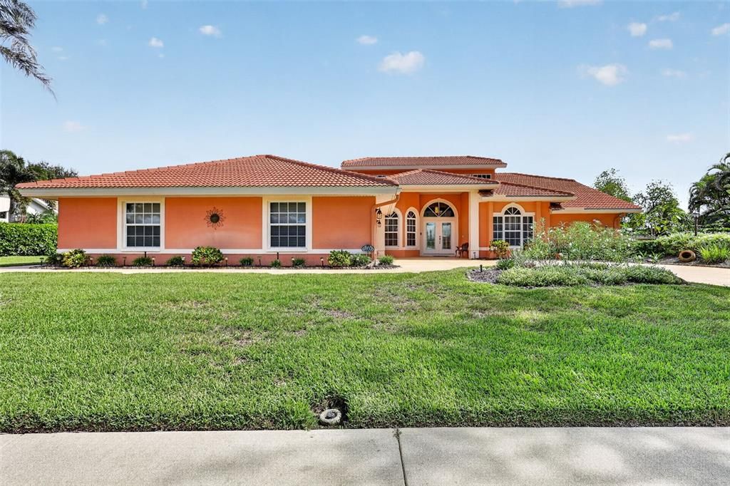 En Venta: $979,500 (3 camas, 2 baños, 3210 Pies cuadrados)