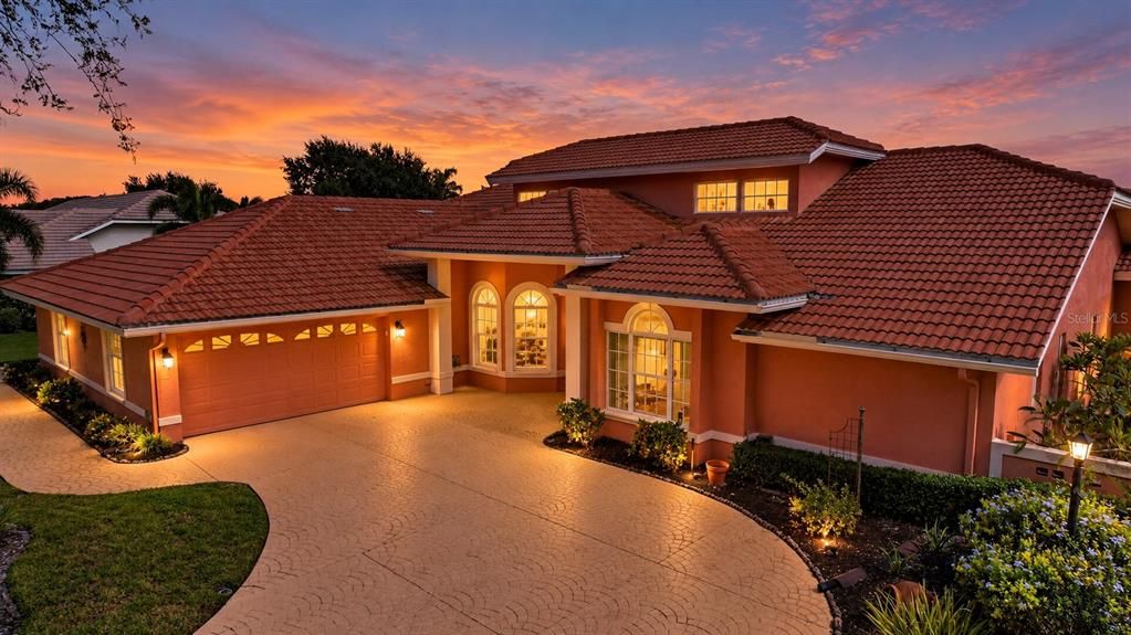 En Venta: $979,500 (3 camas, 2 baños, 3210 Pies cuadrados)