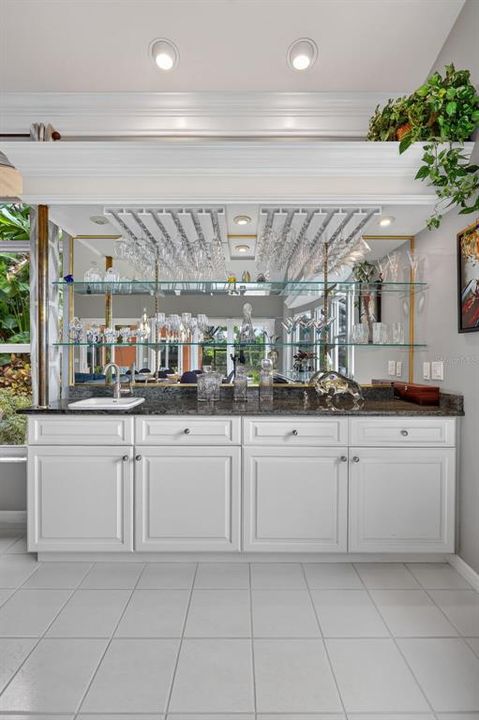 En Venta: $979,500 (3 camas, 2 baños, 3210 Pies cuadrados)