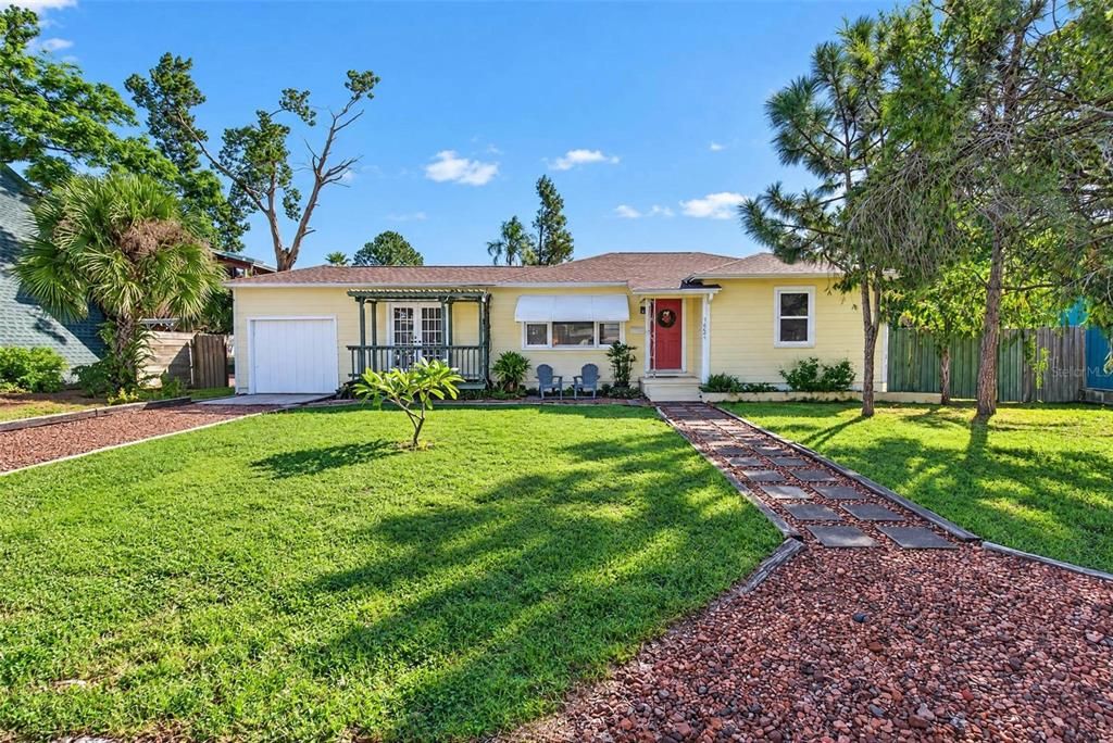 For Sale: $359,000 (3 beds, 1 baths, 1164 Square Feet)