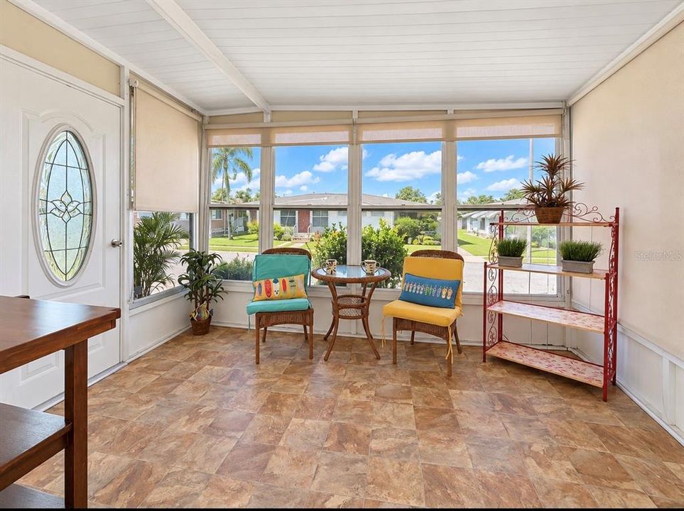 For Rent: $1,600 (2 beds, 2 baths, 1032 Square Feet)