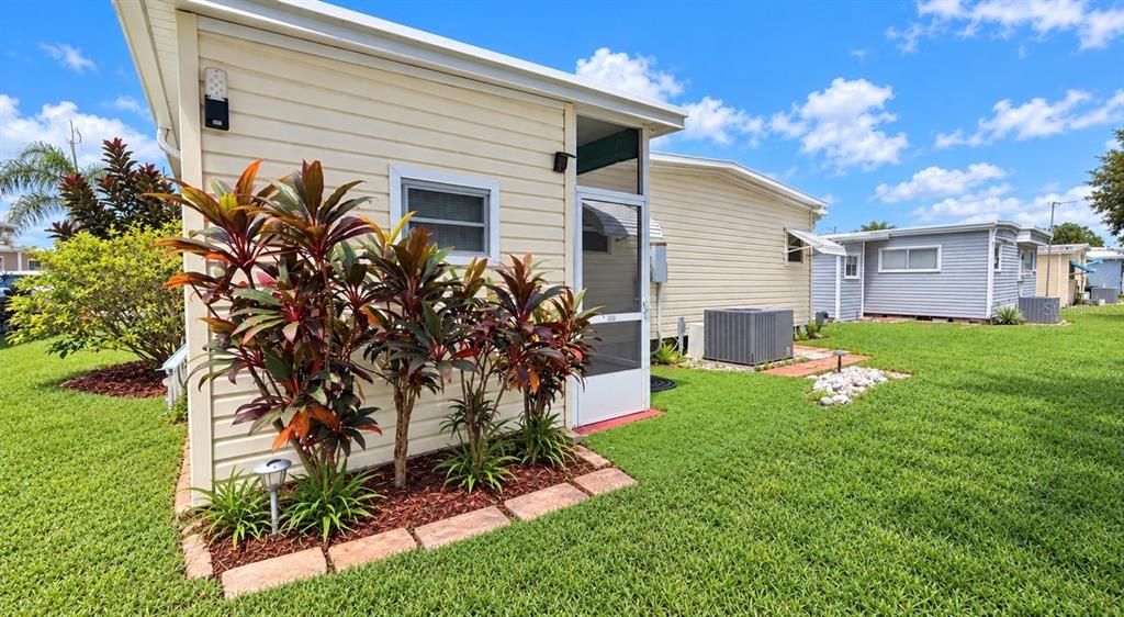 For Rent: $1,600 (2 beds, 2 baths, 1032 Square Feet)