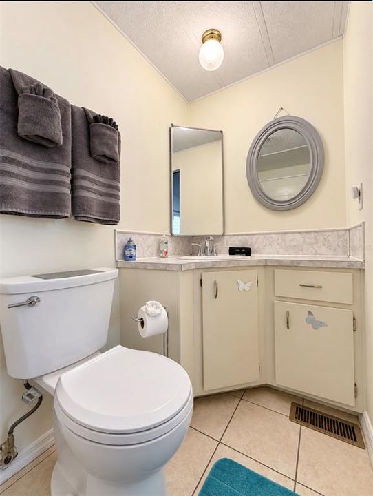 For Rent: $1,600 (2 beds, 2 baths, 1032 Square Feet)