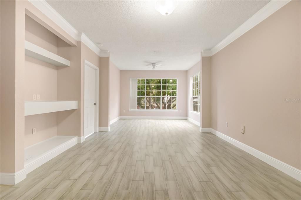 For Rent: $1,400 (1 beds, 1 baths, 915 Square Feet)