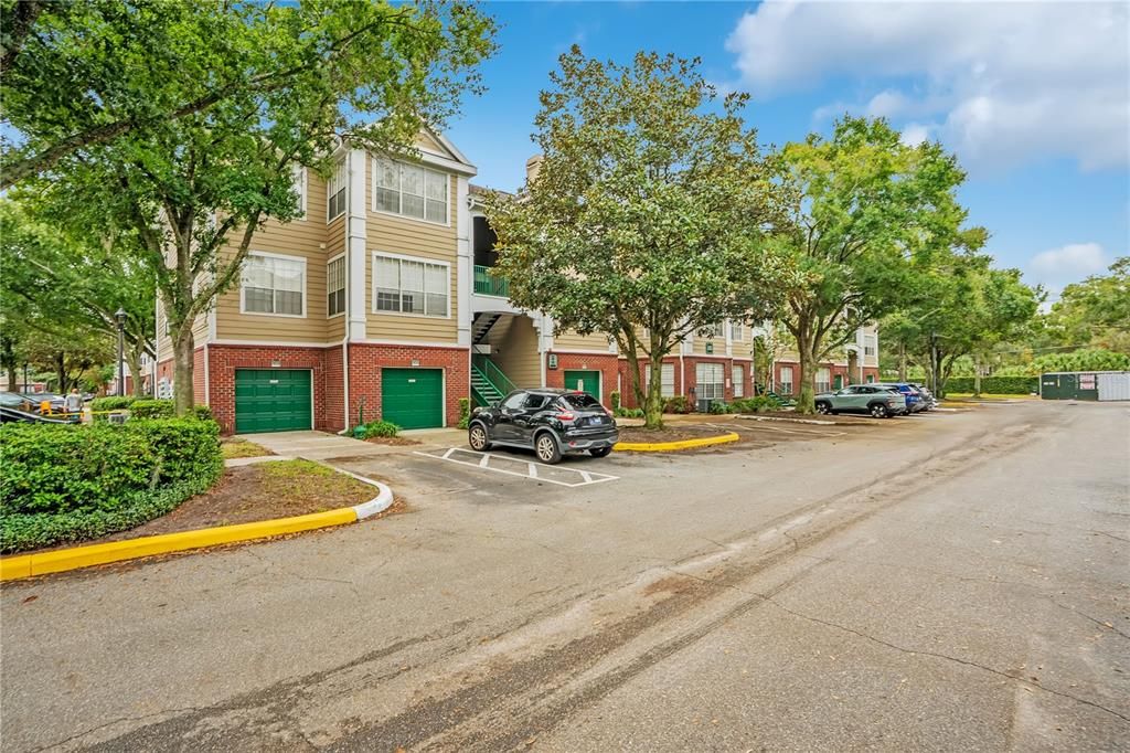 For Rent: $1,400 (1 beds, 1 baths, 915 Square Feet)