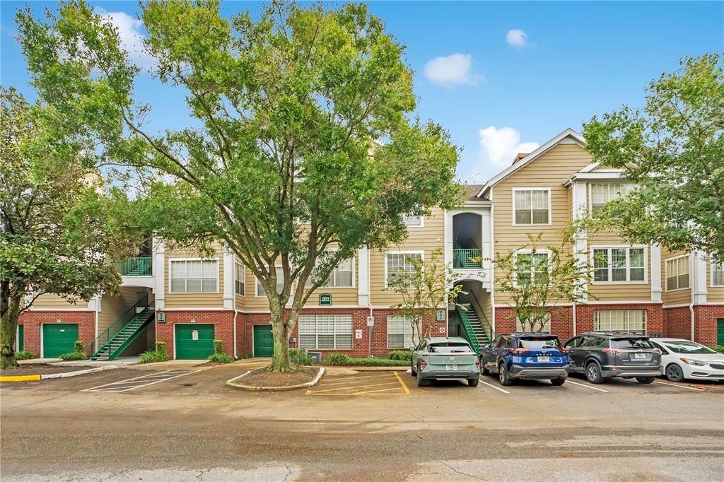 For Rent: $1,400 (1 beds, 1 baths, 915 Square Feet)