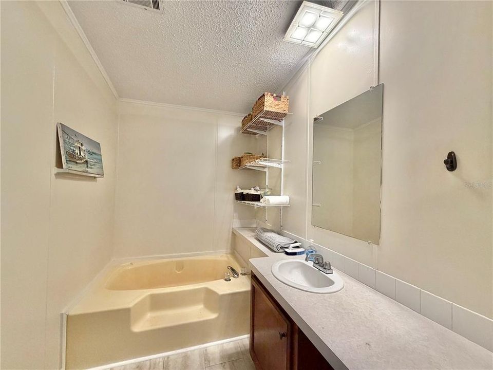 For Sale: $650,000 (3 beds, 2 baths, 1404 Square Feet)