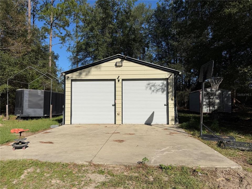 For Sale: $650,000 (3 beds, 2 baths, 1404 Square Feet)
