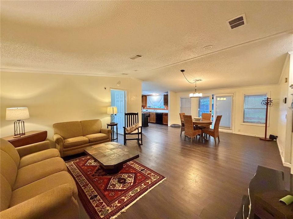 For Sale: $650,000 (3 beds, 2 baths, 1404 Square Feet)