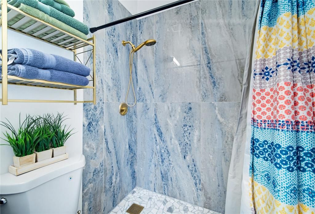 На продажу: $295,000 (3 спален, 2 ванн, 1256 Квадратных фут)