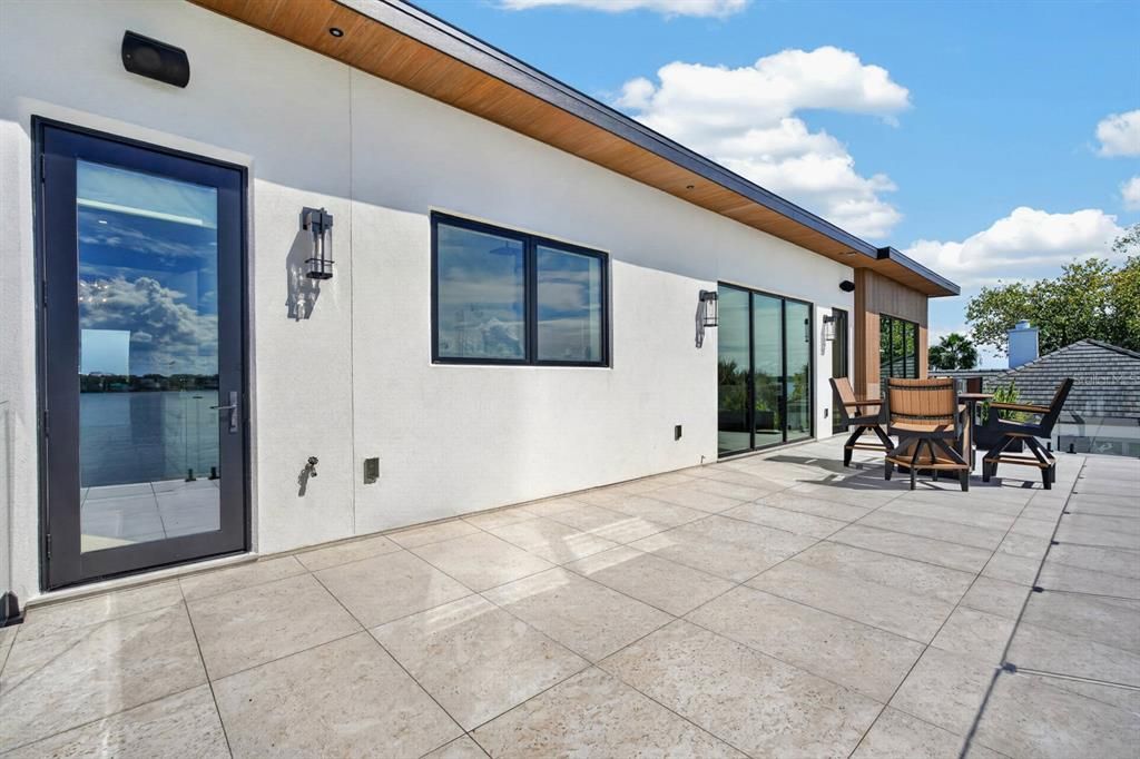 En Venta: $8,495,000 (4 camas, 5 baños, 6434 Pies cuadrados)