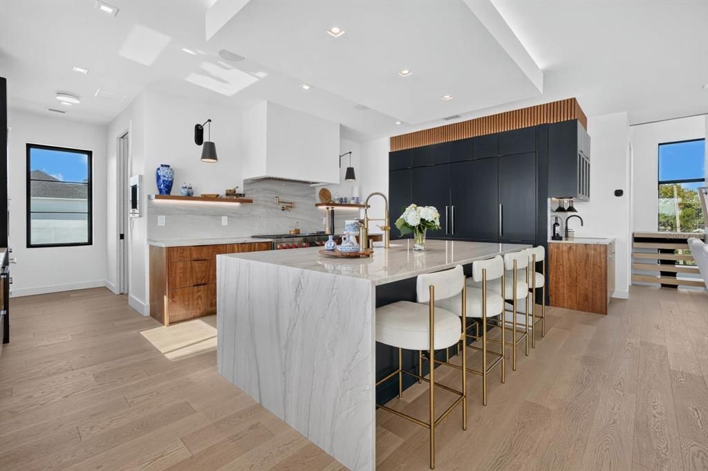 En Venta: $8,495,000 (4 camas, 5 baños, 6434 Pies cuadrados)