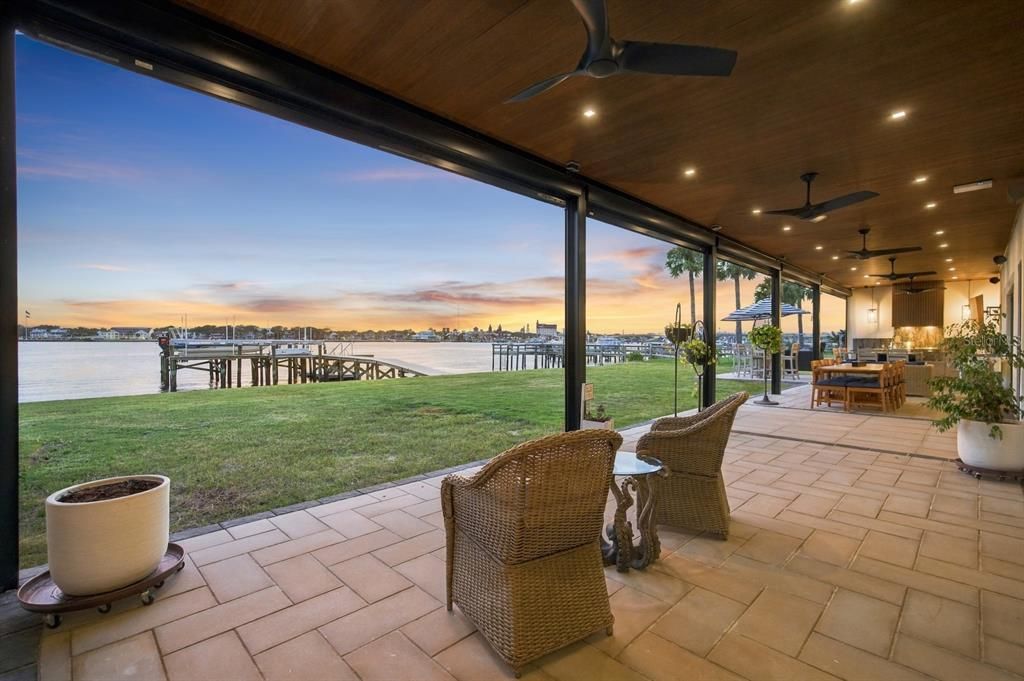 En Venta: $8,495,000 (4 camas, 5 baños, 6434 Pies cuadrados)