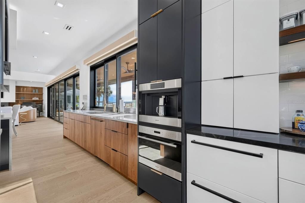 En Venta: $8,495,000 (4 camas, 5 baños, 6434 Pies cuadrados)