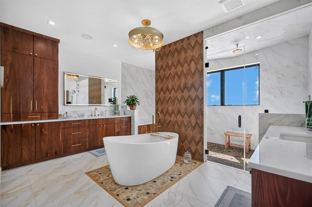 En Venta: $8,495,000 (4 camas, 5 baños, 6434 Pies cuadrados)