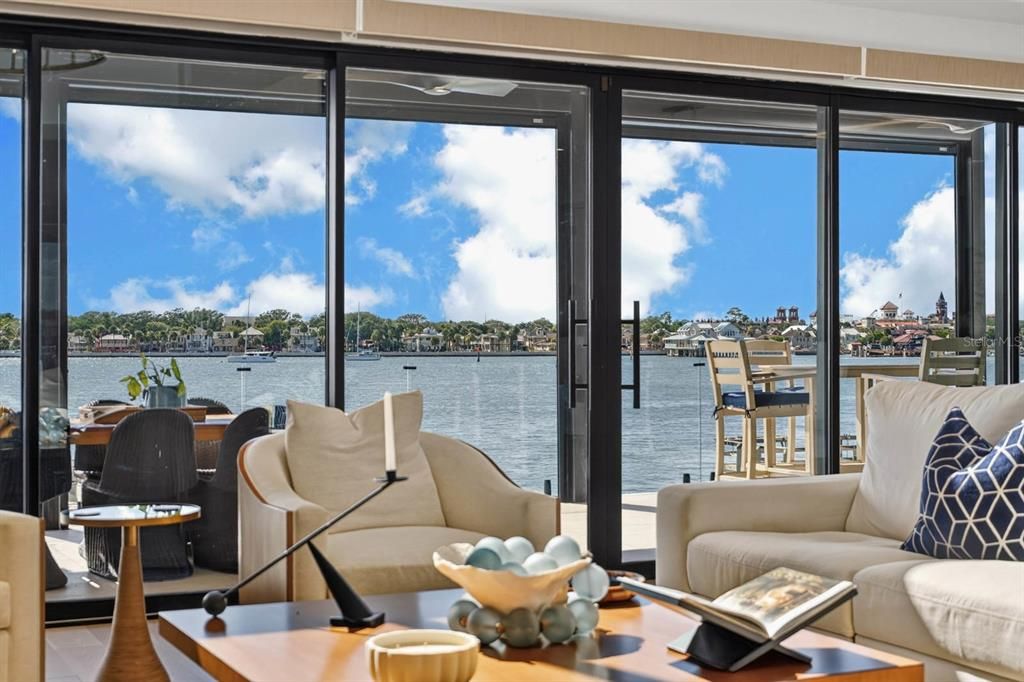 En Venta: $8,495,000 (4 camas, 5 baños, 6434 Pies cuadrados)