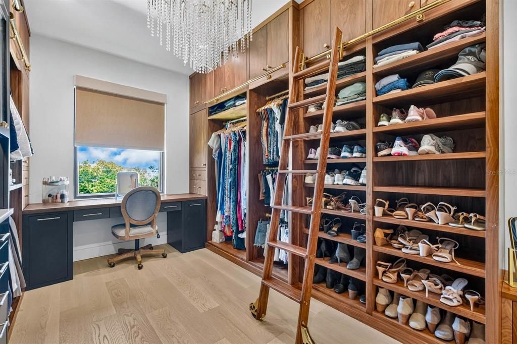En Venta: $8,495,000 (4 camas, 5 baños, 6434 Pies cuadrados)