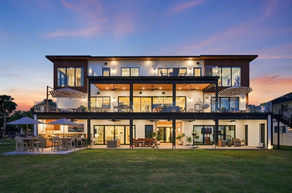 En Venta: $8,495,000 (4 camas, 5 baños, 6434 Pies cuadrados)