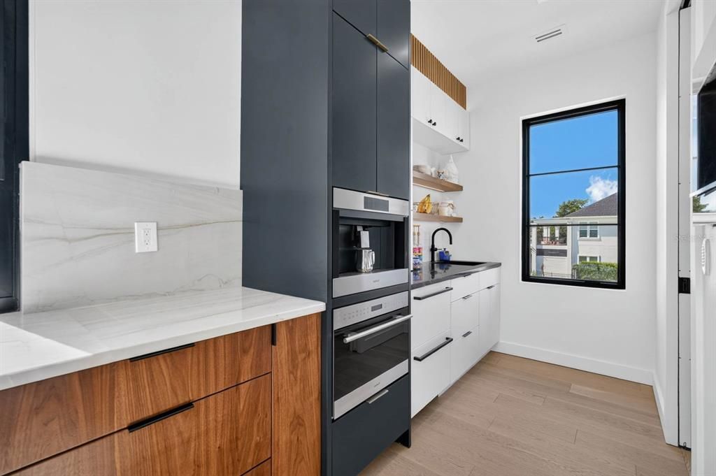 En Venta: $8,495,000 (4 camas, 5 baños, 6434 Pies cuadrados)